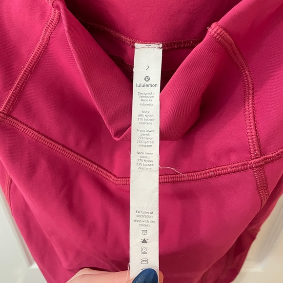 Lululemon Leggings size 2; red-pink; great condition; high rise - Picture 3 of 4